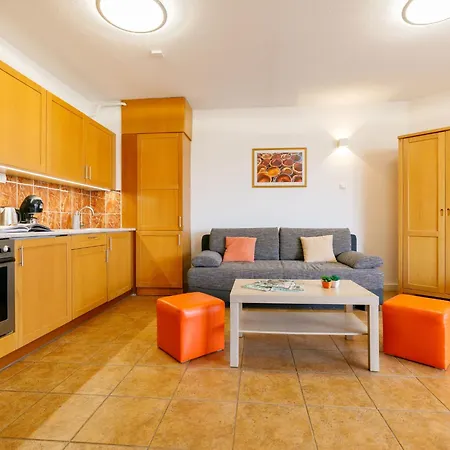 Apartament Charlie By Interhome